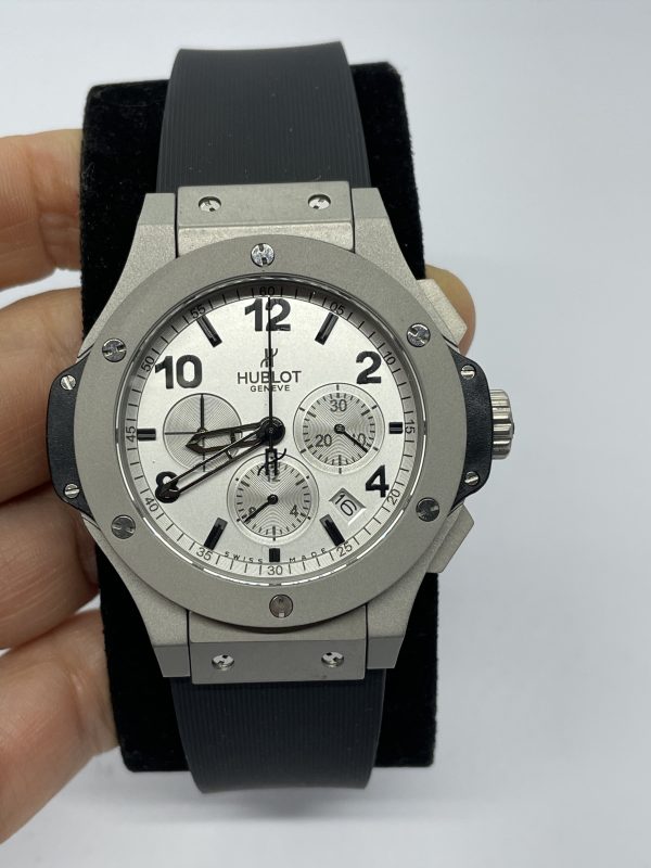 Hublot E22